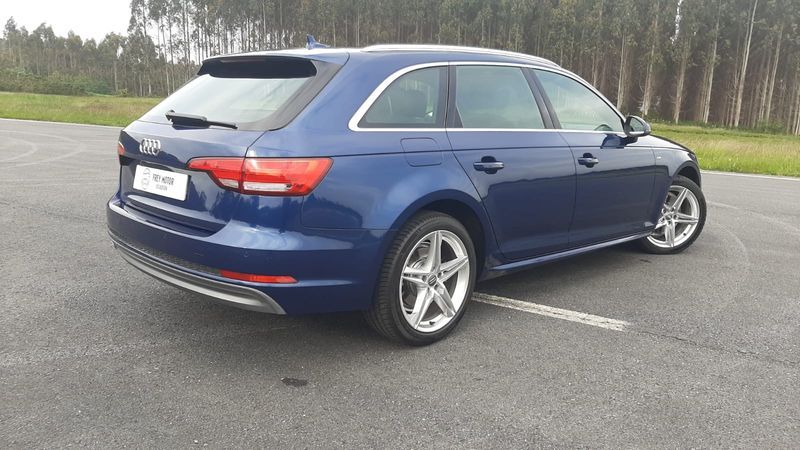 Audi A4 2.0 TDI 150 CV SLine - Imagen 7