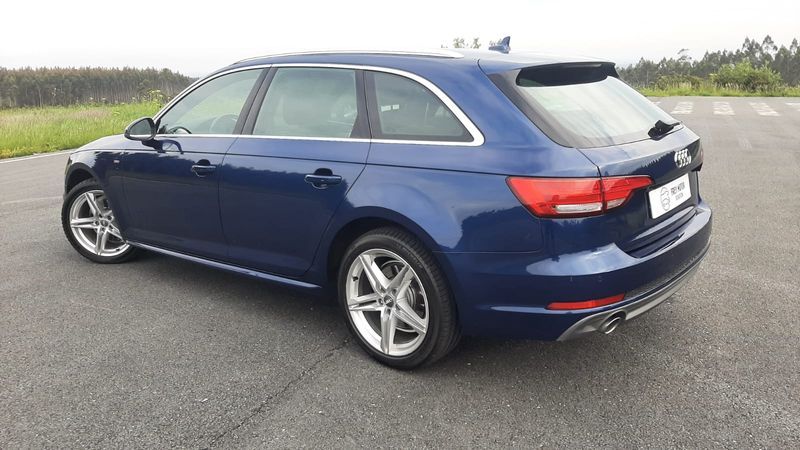 Audi A4 2.0 TDI 150 CV SLine - Imagen 9