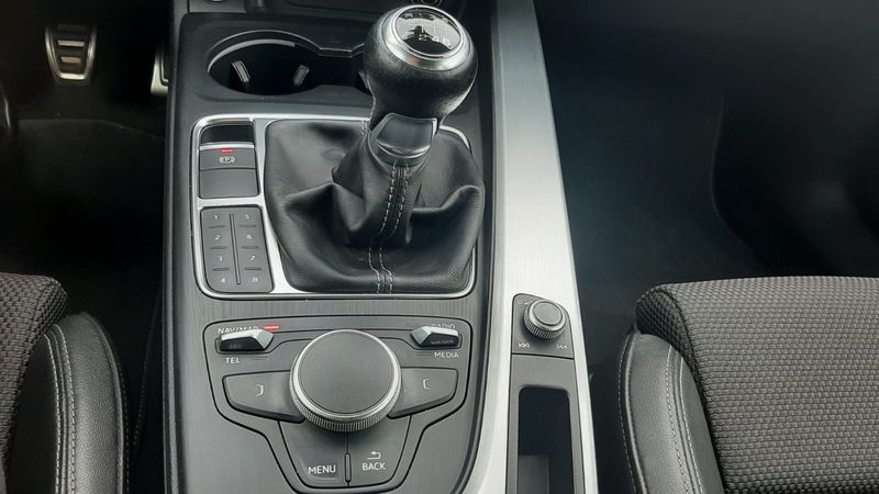 Audi A4 2.0 TDI 150 CV SLine - Imagen 21