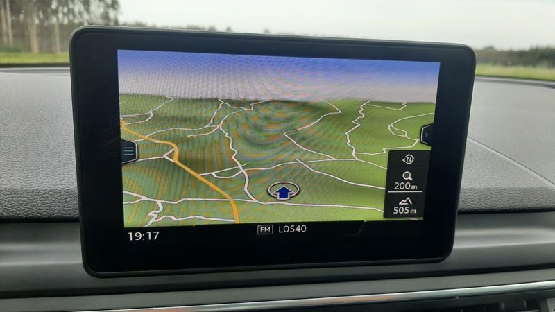Audi A4 2.0 TDI 150 CV SLine - Imagen 24