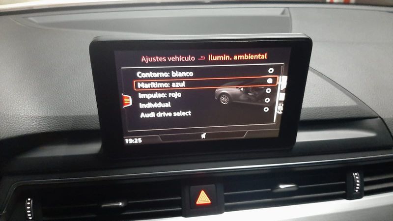 Audi A4 2.0 TDI 150 CV SLine - Imagen 23