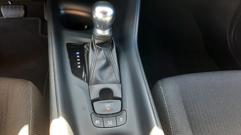 TOYOTA C-HR HYBRID 1.8 - Imagen 10