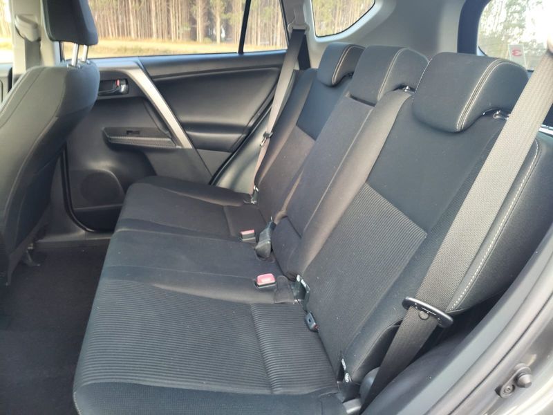 TOYOTA RAV4 2.2D - Imagen 9
