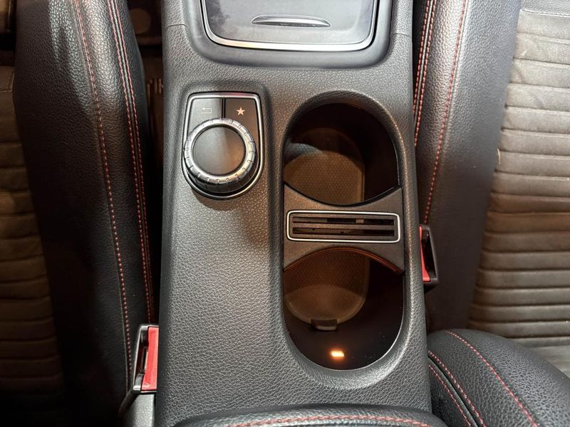 MERCEDES BENZ CLA 220d Shooting Brake - Imagen 21